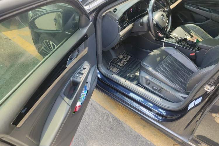 Used Volkswagen Passat 2019 330TSI Luxury Edition China V Standard Driver Seat