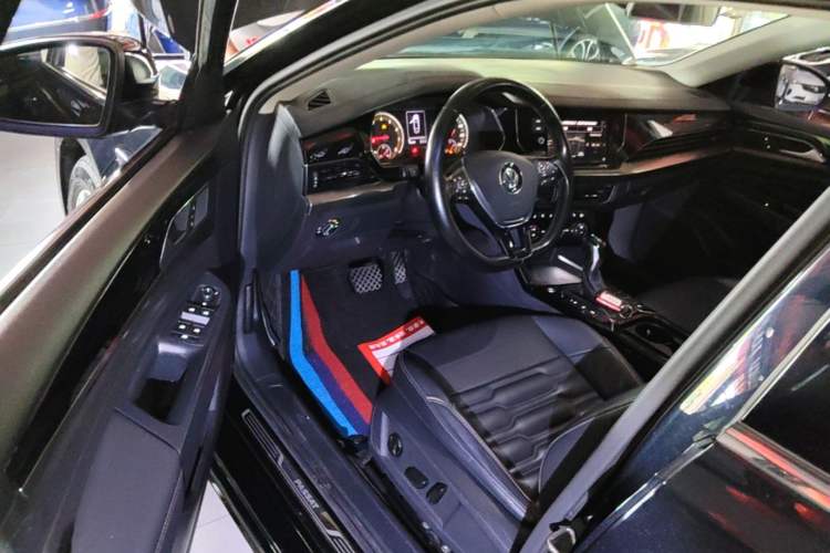 Used Volkswagen Passat 2019 330TSI Elite Edition China VI Driver Seat