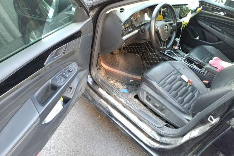 Used Volkswagen Passat 2019 330TSI Elite Edition China VI Driver Seat
