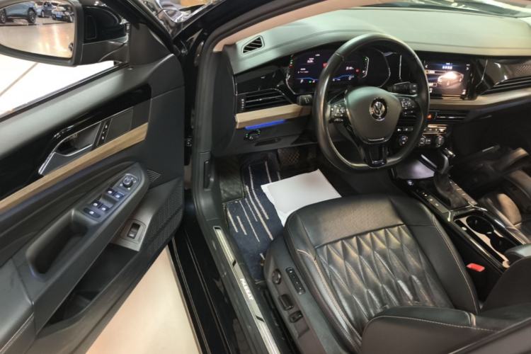 Used Volkswagen Passat 2019 330TSI Luxury Edition China VI Standard Driver Seat