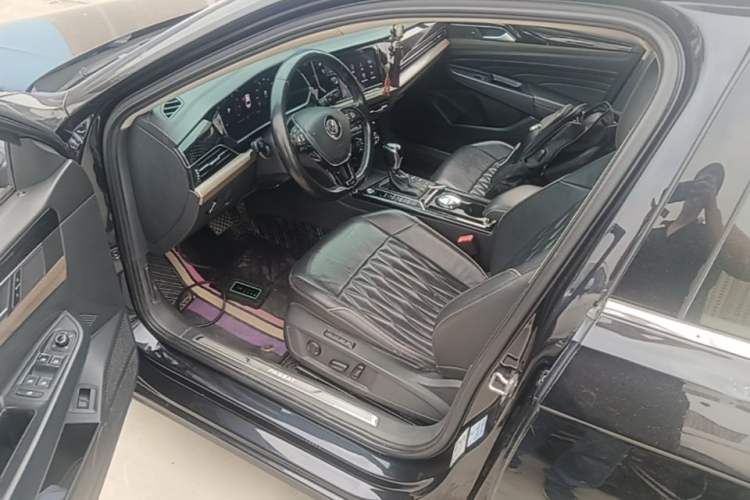 Used Volkswagen Passat 2019 380TSI Luxury Edition China VI Standard Driver Seat