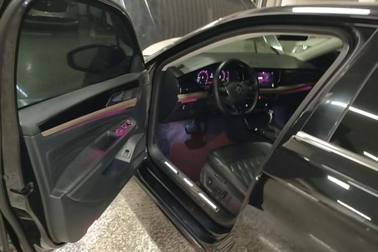 Used Volkswagen Passat 2019 330TSI Luxury Edition China VI Standard Driver Seat