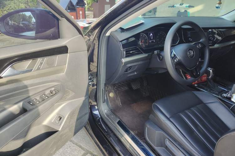 Used Volkswagen Passat 2019 280TSI Business Edition China VI Driver Seat