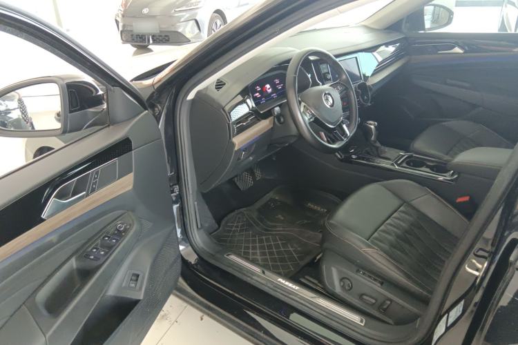 Used Volkswagen Passat 2019 330TSI Luxury Edition China VI Standard Driver Seat