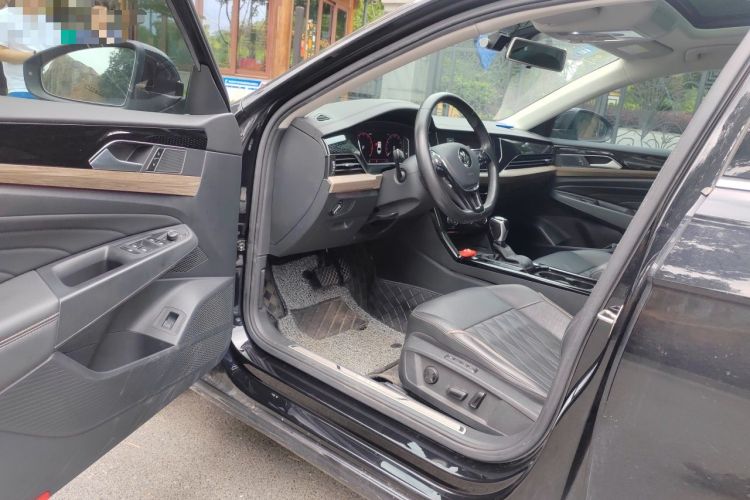 Used Volkswagen Passat 2019 330TSI Luxury Edition China VI Standard Driver Seat