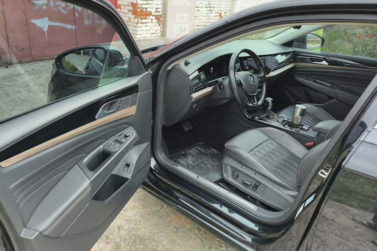 Used Volkswagen Passat 2019 330TSI Luxury Edition China VI Standard Driver Seat