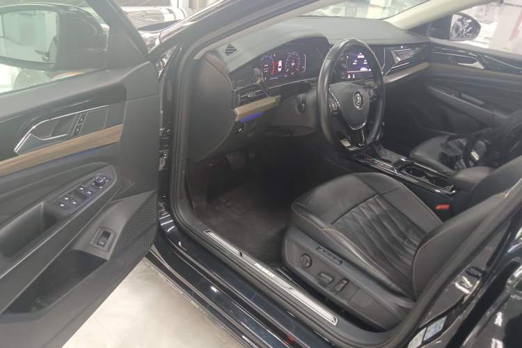 Used Volkswagen Passat 2019 330TSI Luxury Edition China V Standard Driver Seat