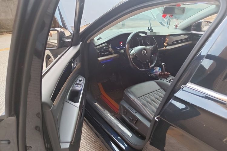 Used Volkswagen Passat 2019 330TSI Luxury Edition China VI Standard Driver Seat
