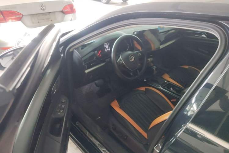 Used Volkswagen Passat 2019 330TSI Elite Edition China VI Driver Seat