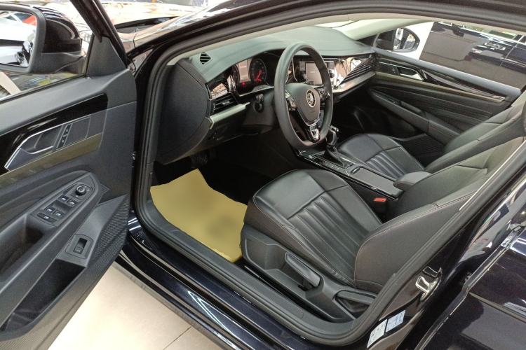 Used Volkswagen Passat 2019 280TSI Business Edition China VI Driver Seat