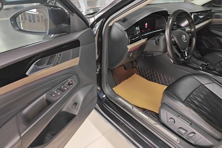 Used Volkswagen Passat 2019 330TSI Luxury Edition China V Standard Driver Seat