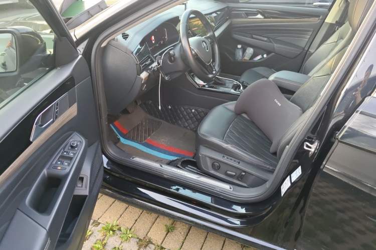 Used Volkswagen Passat 2019 330TSI Luxury Edition China VI Standard Driver Seat