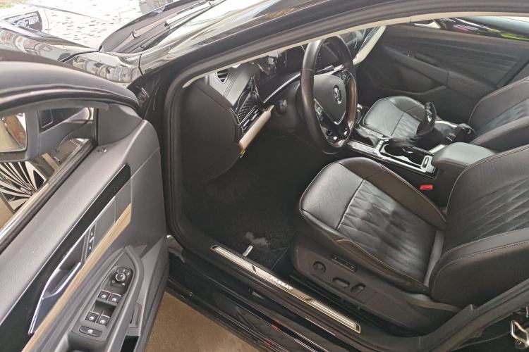 Used Volkswagen Passat 2019 330TSI Prestige Edition China VI Standard Driver Seat