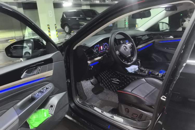 Used Volkswagen Passat 2019 330TSI Luxury Edition China VI Standard Driver Seat
