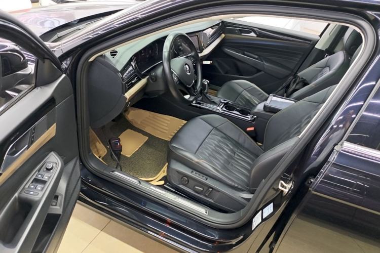 Used Volkswagen Passat 2019 330TSI Luxury Edition China VI Standard Driver Seat