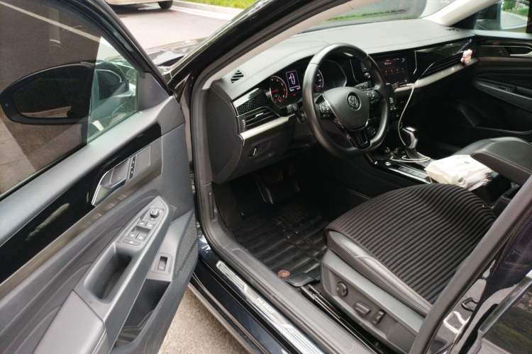 Used Volkswagen Passat 2019 330TSI Elite Edition China VI Driver Seat