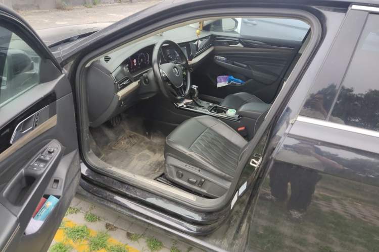 Used Volkswagen Passat 2019 330TSI Luxury Edition China VI Standard Driver Seat
