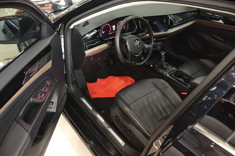 Used Volkswagen Passat 2019 330TSI Luxury Edition China VI Standard Driver Seat