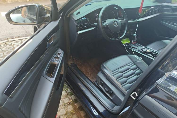Used Volkswagen Passat 2019 330TSI Elite Edition China VI Driver Seat