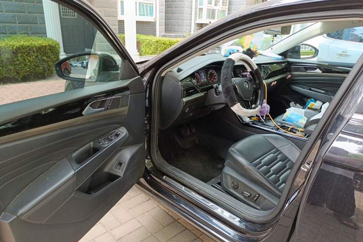 Used Volkswagen Passat 2019 280TSI Elite Edition China VI Standard Driver Seat