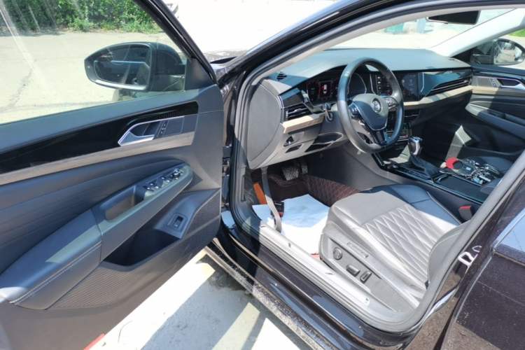 Used Volkswagen Passat 2019 330TSI Luxury Edition China VI Standard Driver Seat