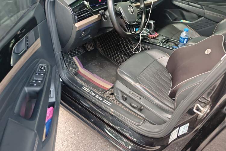 Used Volkswagen Passat 2019 330TSI Luxury Edition China VI Standard Driver Seat