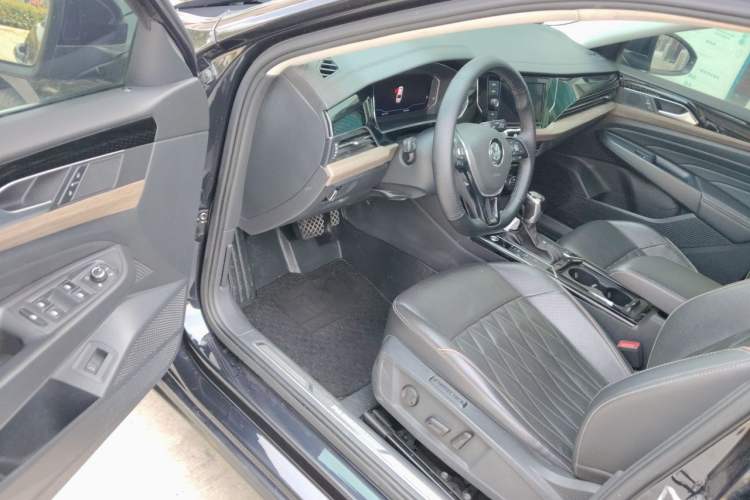 Used Volkswagen Passat 2019 330TSI Luxury Edition China VI Standard Driver Seat
