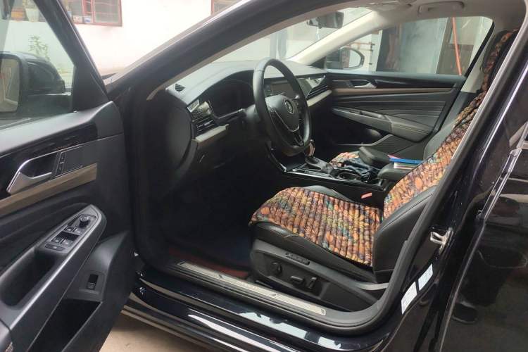 Used Volkswagen Passat 2019 330TSI Luxury Edition China VI Standard Driver Seat