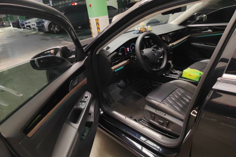 Used Volkswagen Passat 2019 330TSI Luxury Edition China VI Standard Driver Seat