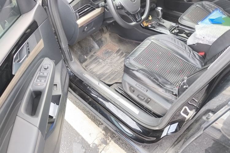 Used Volkswagen Passat 2019 380TSI Luxury Edition China VI Standard Driver Seat