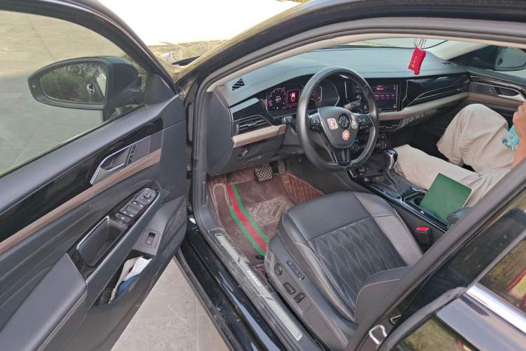 Used Volkswagen Passat 2019 330TSI Luxury Edition China VI Standard Driver Seat