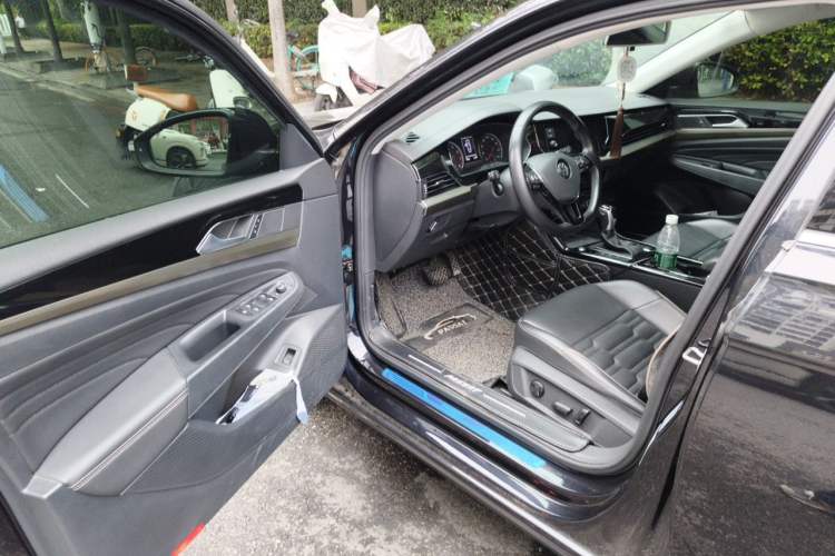 Used Volkswagen Passat 2019 330TSI Elite Edition China V Standard Driver Seat