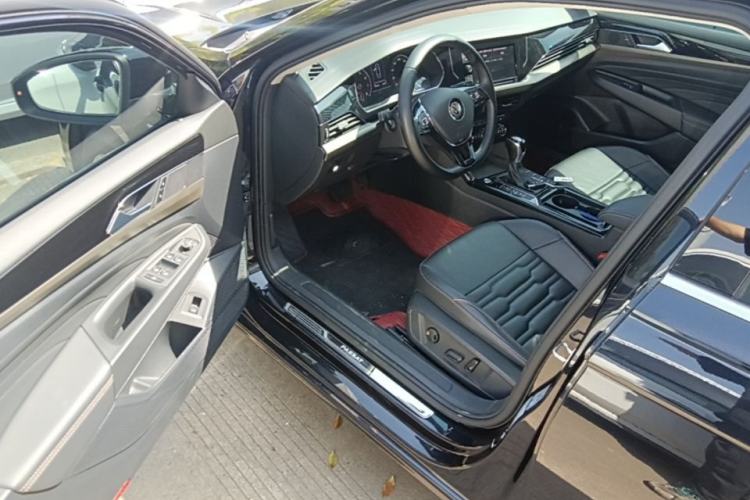 Used Volkswagen Passat 2019 330TSI Elite Edition China VI Driver Seat
