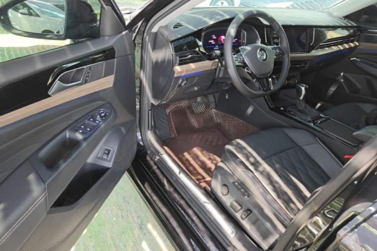 Used Volkswagen Passat 2019 330TSI Luxury Edition China VI Standard Driver Seat