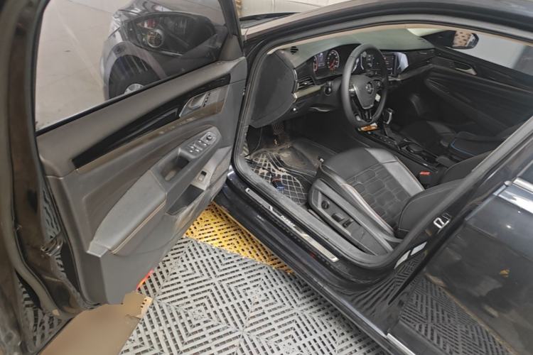 Used Volkswagen Passat 2019 330TSI Elite Edition China VI Driver Seat