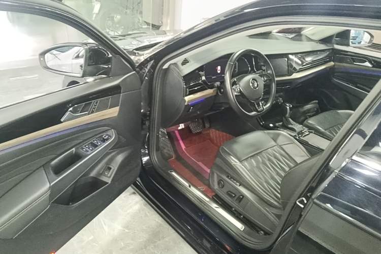 Used Volkswagen Passat 2019 330TSI Luxury Edition China VI Standard Driver Seat