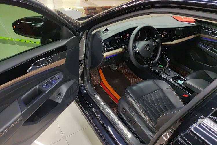 Used Volkswagen Passat 2019 330TSI Luxury Edition China VI Standard Driver Seat
