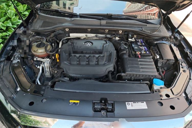 Used Volkswagen Passat 2019 330TSI Elite Edition China VI Engine Bay