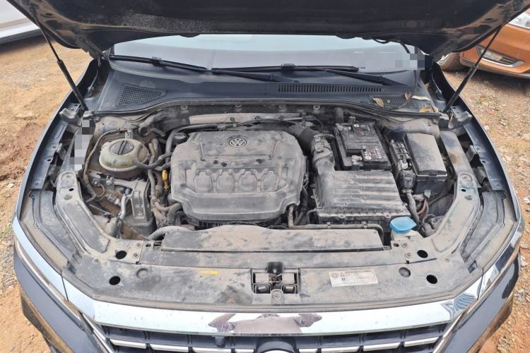 Used Volkswagen Passat 2019 330TSI Luxury Edition China V Standard Engine Bay
