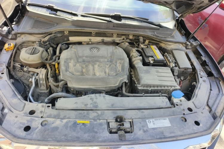 Used Volkswagen Passat 2019 330TSI Elite Edition China VI Engine Bay