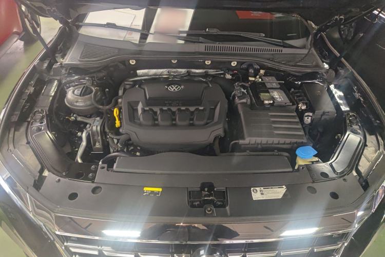 Used Volkswagen Passat 2019 330TSI Elite Edition China V Standard Engine Bay