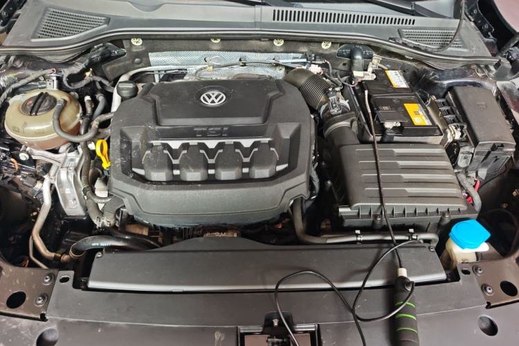 Used Volkswagen Passat 2019 330TSI Elite Edition China VI Engine Bay