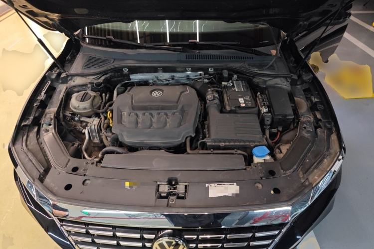 Used Volkswagen Passat 2019 330TSI Luxury Edition China V Standard Engine Bay