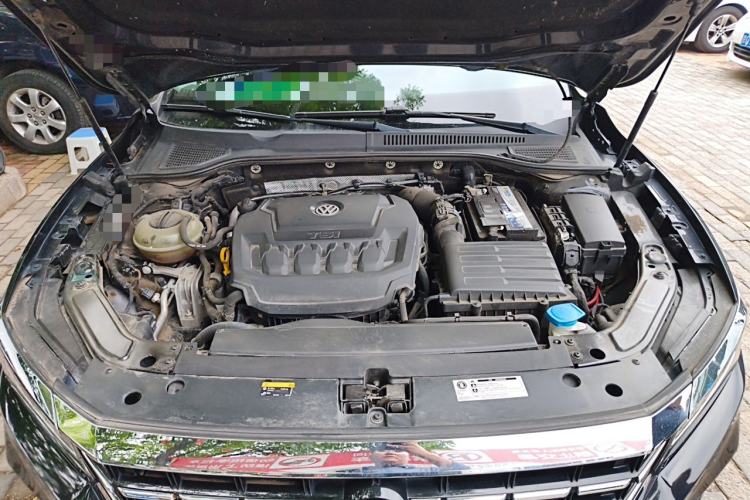 Used Volkswagen Passat 2019 330TSI Luxury Edition China VI Standard Engine Bay