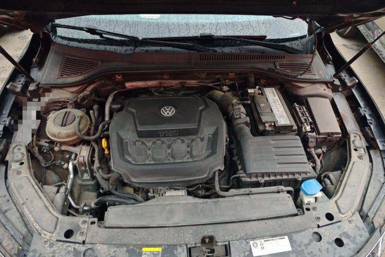 Used Volkswagen Passat 2019 330TSI Luxury Edition China VI Standard Engine Bay