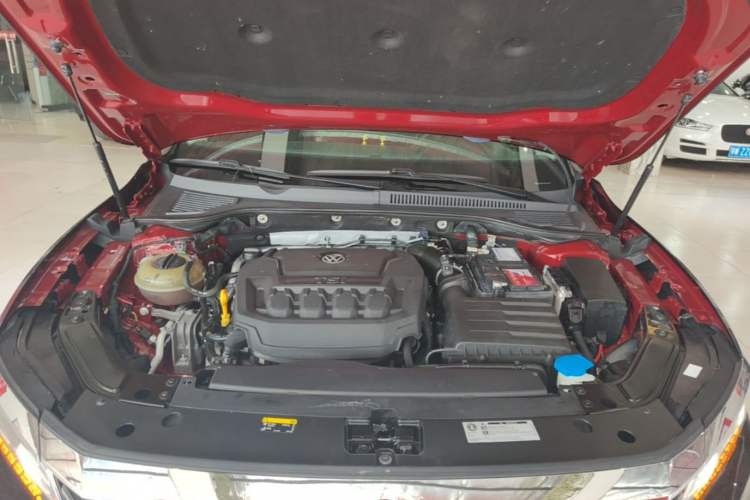 Used Volkswagen Passat 2019 330TSI Luxury Edition China V Standard Engine Bay