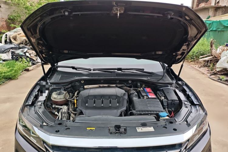 Used Volkswagen Passat 2019 330TSI Elite Edition China V Standard Engine Bay