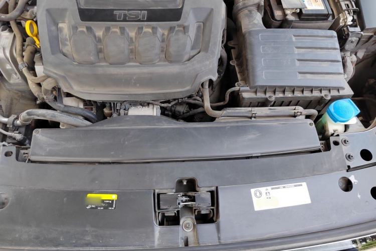Used Volkswagen Passat 2019 330TSI Elite Edition China VI Engine Bay
