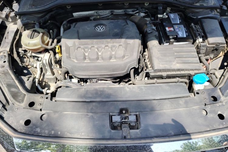 Used Volkswagen Passat 2019 330TSI Luxury Edition China V Standard Engine Bay