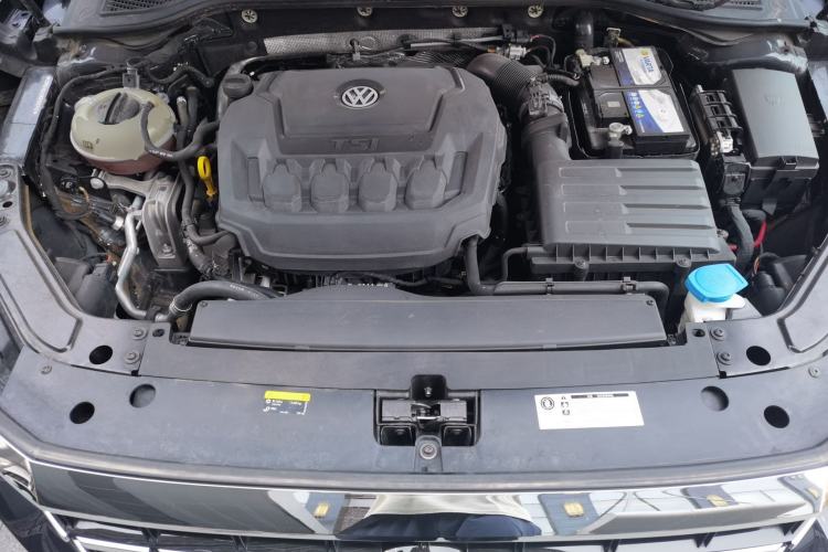 Used Volkswagen Passat 2019 330TSI Luxury Edition China V Standard Engine Bay